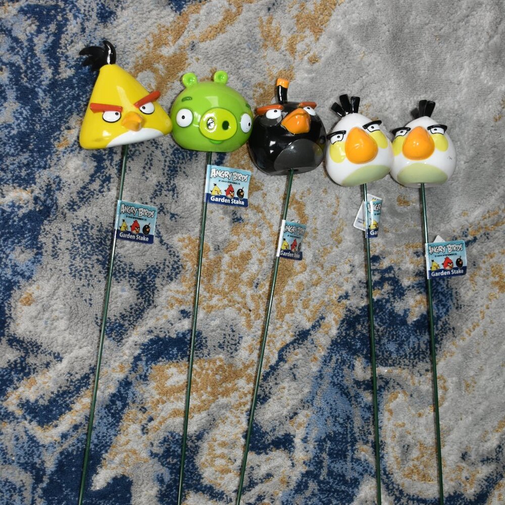 RARE NEW Angry Birds VINTAGE LIMITED EXCLUSIVE GARDEN STAKE plastic FIGURE LOT